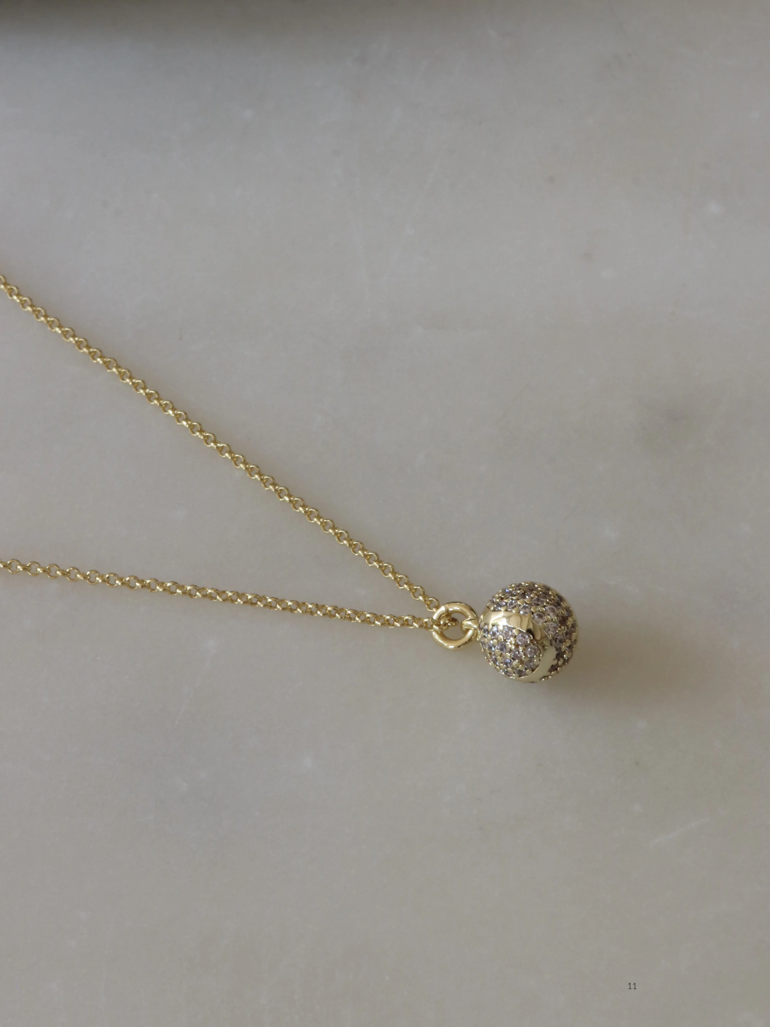 Court Necklace Pavé - Image 5